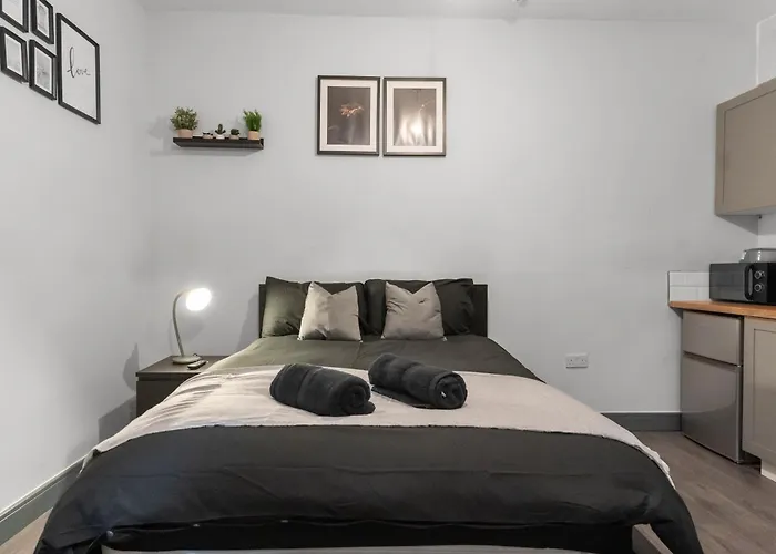 Cheerful Moseley Studio - 2 Birmingham