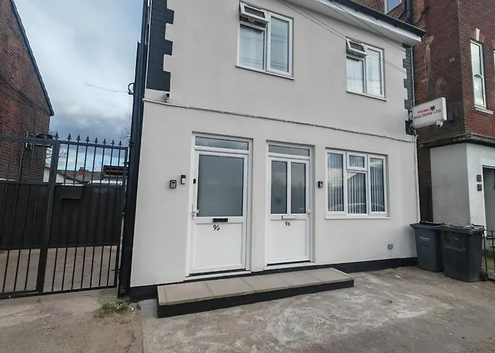 Stylish Studio Near Birmingham