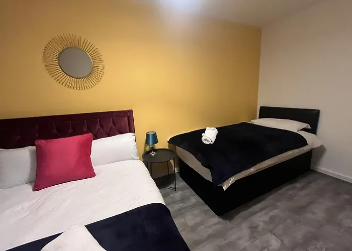 Stylish 2 Bedroom City Centre Apartment Sleeps 6 With Free Convenient Bullring , Grand Central Parking Birmingham