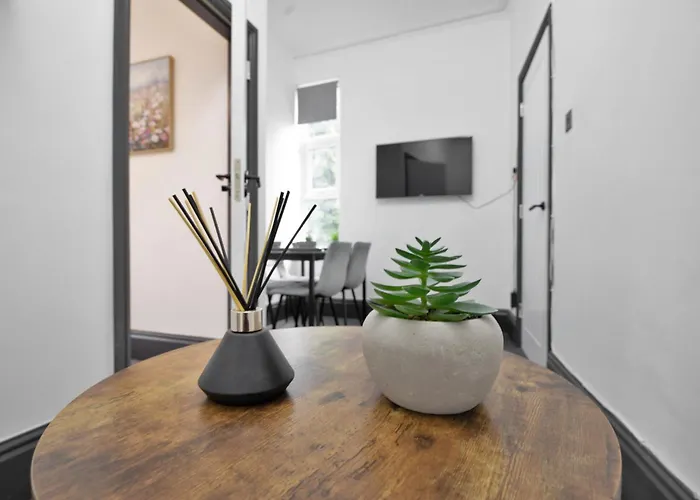 Cozy 2Br Apartment - Free Parking - Equipped Kitchen Birmingham