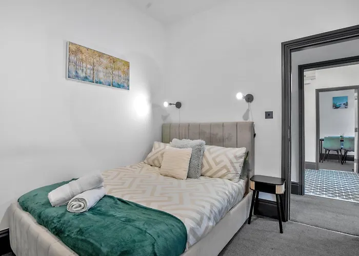 Cozy 2Br Apartment - Free Parking - Equipped Kitchen Birmingham