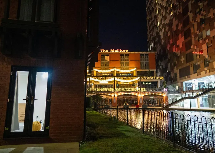 Casa Leila Waterfront Apartment Birmingham