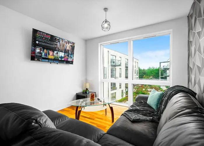 Spacious 2 Bed Apartment And Free Parking Birmingham