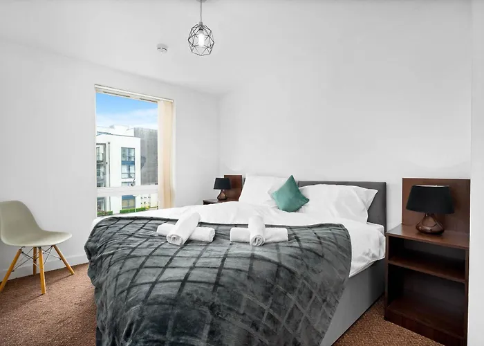 Spacious 2 Bed Apartment And Free Parking Birmingham