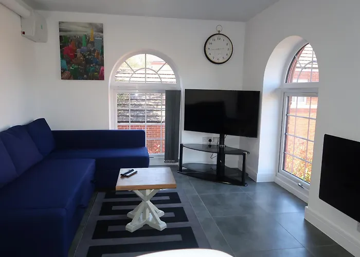 Classic Nest-Sleeps 6-Free Parking-High Speed Wifi Birmingham