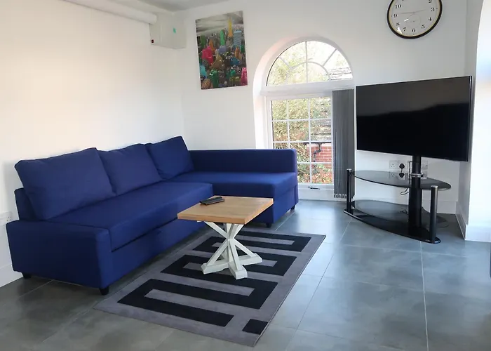 Classic Nest-Sleeps 6-Free Parking-High Speed Wifi Birmingham
