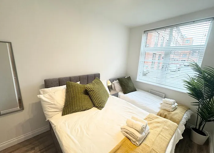 Stunning Apartment - 2 Double Bedrooms - En-Suite - Free Allocated Parking - Jq Quarter - Birmingham City Centre - Sleeps 6 Guests - 2 Bathrooms