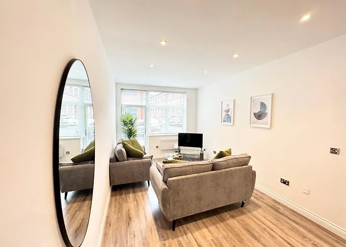 Stunning Apartment - 2 Double Bedrooms - En-Suite - Free Allocated Parking - Jq Quarter - Birmingham City Centre - Sleeps 6 Guests - 2 Bathrooms