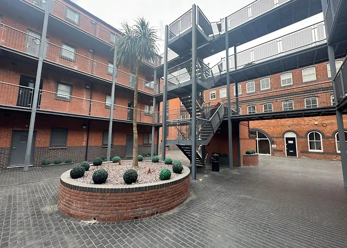 Stunning Apartment - 2 Double Bedrooms - En-Suite - Free Allocated Parking - Jq Quarter - Birmingham City Centre - Sleeps 6 Guests - 2 Bathrooms
