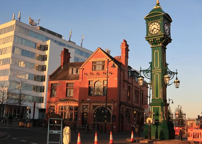 Jq Stylish Apartment - Next To City Centre - Perfect For Contractors, Tourist, Couples - 24-7 Secure Access & Fast Wifi Birmingham