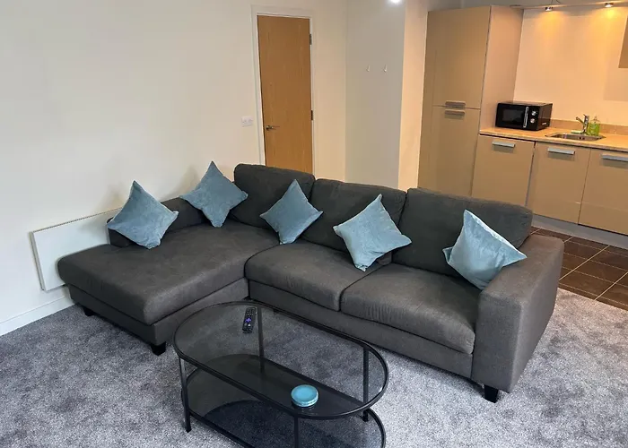 1 Bed Flat, With Juliet Balcony Apartment Birmingham