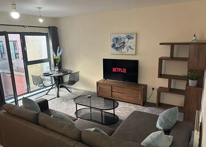 1 Bed Flat, With Juliet Balcony Apartment Birmingham