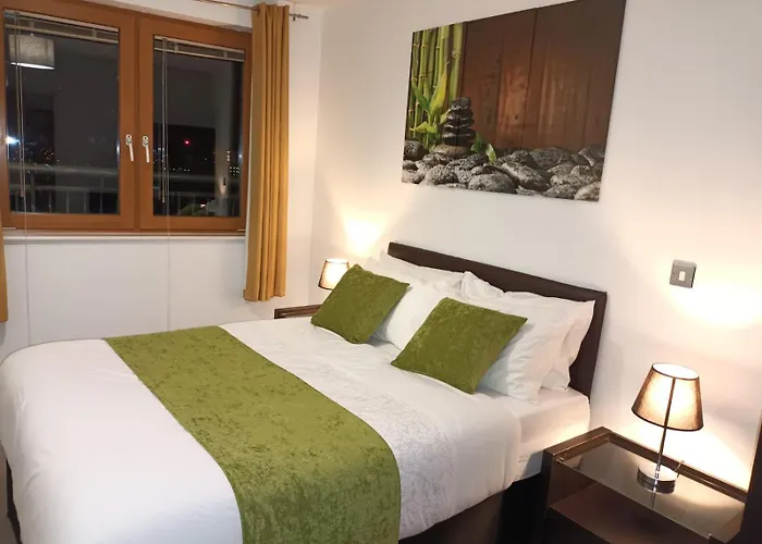 Kcs Birmingham City Apartment With Balcony