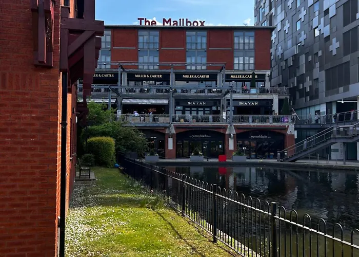 Casa Leila Waterfront Apartment Birmingham