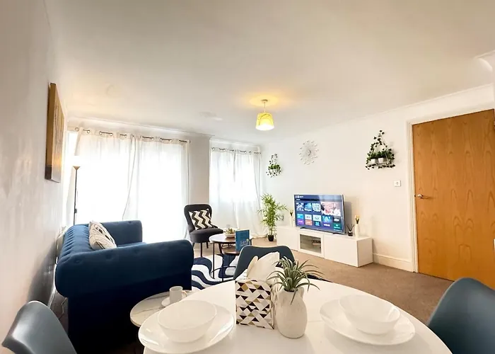 1 Bedroom Flat With Free Underground Parking In Birmingham Central