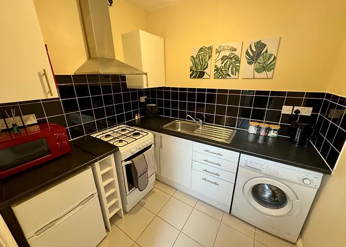 Birmingham Central Spacious Studio Flat Wifi Parking