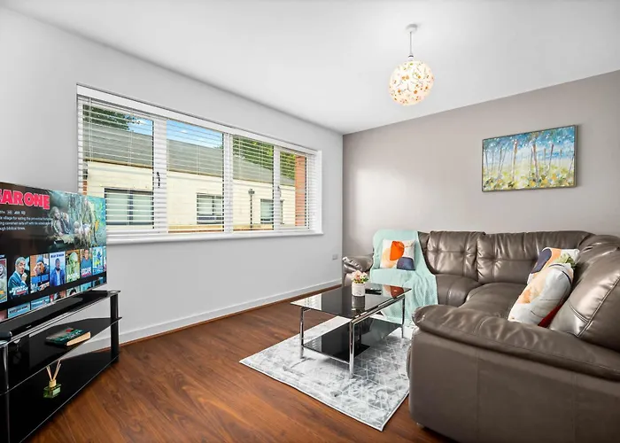 Mint Drive 2 Beds With Secure Car Or Van Park W Wifi-Netflix No Deposit Required Birmingham