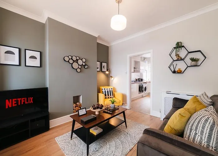 Stylish & Well Equipped Modern Home Hs2, Nec, Heartlands Birmingham