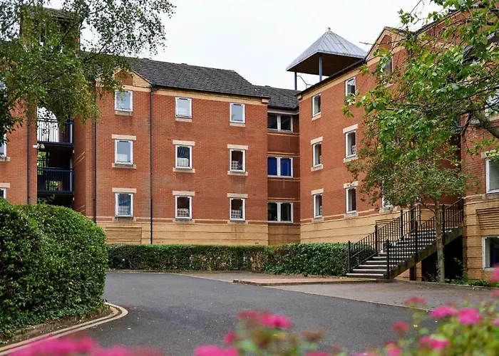 For Students Only Queen'S Hospital Close Near Birmingham City Centre