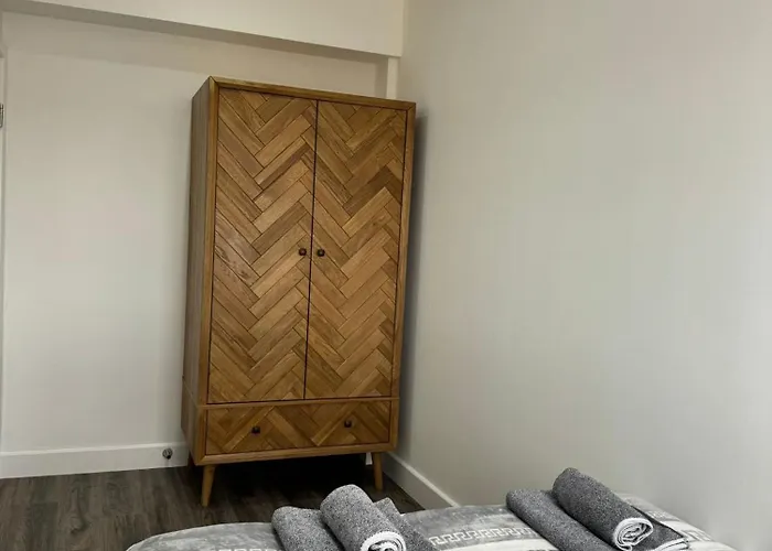 Modern Apartment Near Birmingham