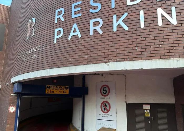 1 Bedroom Apartment, Free Parking, Broad Street, Birmingham