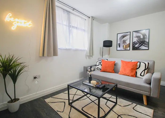 Jq Stylish Apartment - Next To City Centre - Perfect For Contractors, Tourist, Couples - 24-7 Secure Access & Fast Wifi Birmingham