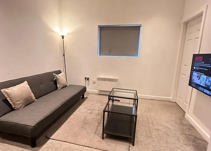 2 Bed Apartment-Parking -Walk To City Centre -Birmingham