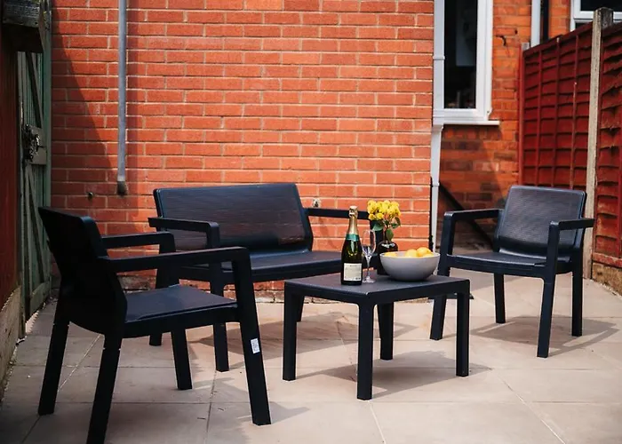 Stylish & Well Equipped Modern Home Hs2, Nec, Heartlands Birmingham