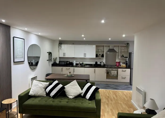 Modern 2Br Apartment City Centre Free Secure Parking Stunning Views Birmingham