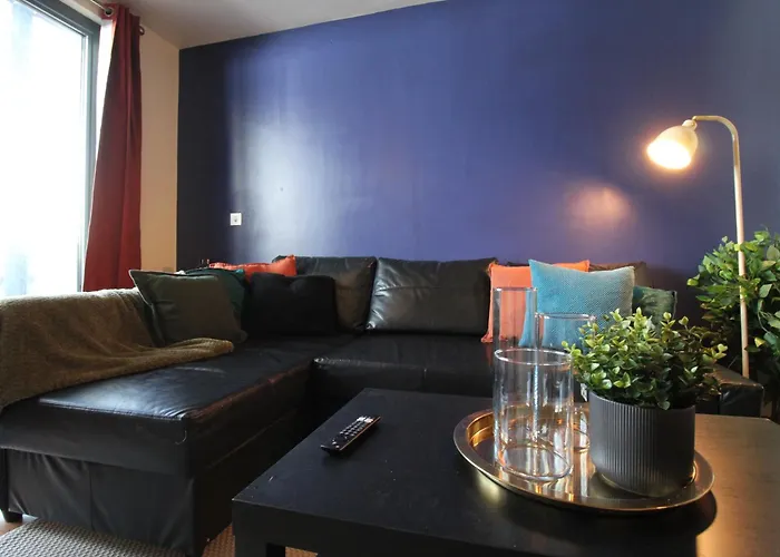 Central Birmingham Apartment With Balcony & Netflix