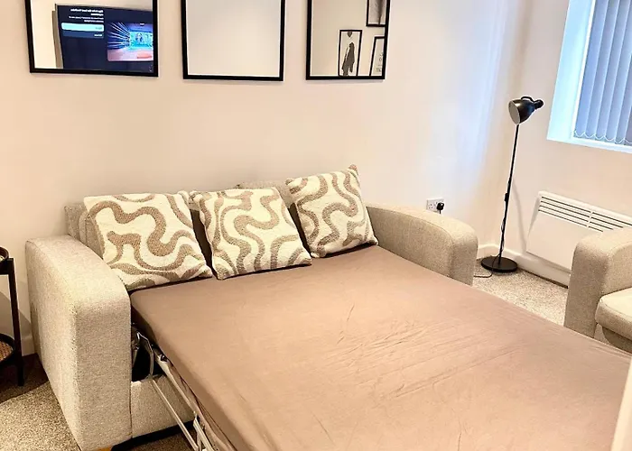 Cosy 2 Bed Apartment - Free Parking -Birmingham City Centre