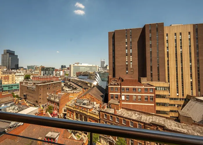 Modern City Centre Apartment Sleeps 4, Walk To Everything! Birmingham