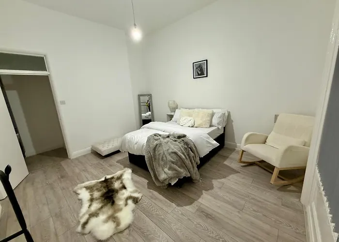 The Botanica, Stylish Edgbaston Escape With Garden Charm Apartment Birmingham