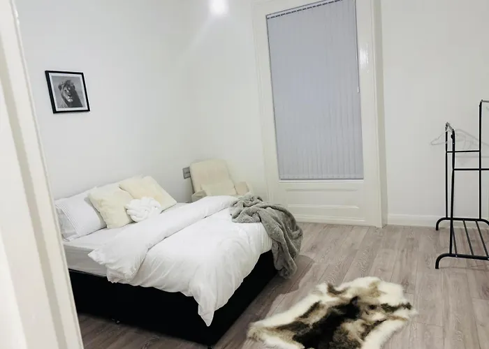 The Botanica, Stylish Edgbaston Escape With Garden Charm Apartment Birmingham