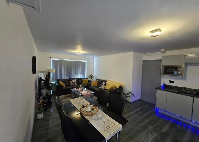 Lovely 3 Bed Ground Floor Apartment Near Qe Hospital Harborne Birmingham New