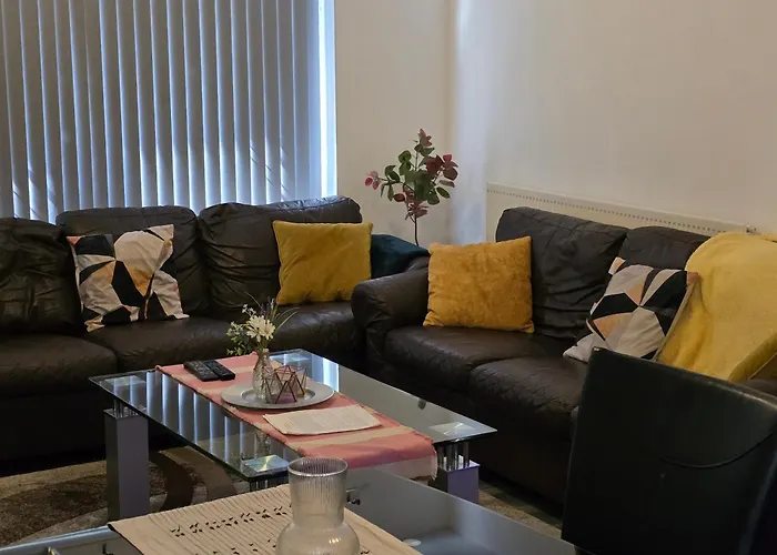 Lovely 3 Bed Ground Floor Apartment Near Qe Hospital Harborne Birmingham New