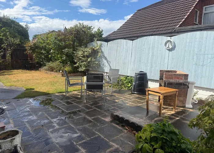 The Rs Inn - Cozy Homestay Premium Private Rooms Near Birmingham International Train Station, Airport, Nec For Company, Contractor And Leisure Stays - Hs2, Jlr Large Onsite Secure Parking