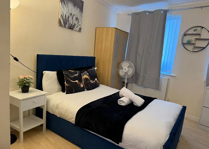Double Bed Quinton ,Studio Fast Wifi,Netflix, No Deposit Required Birmingham