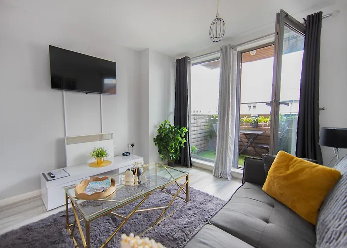 Birmingham City Centre Apartment With Balcony