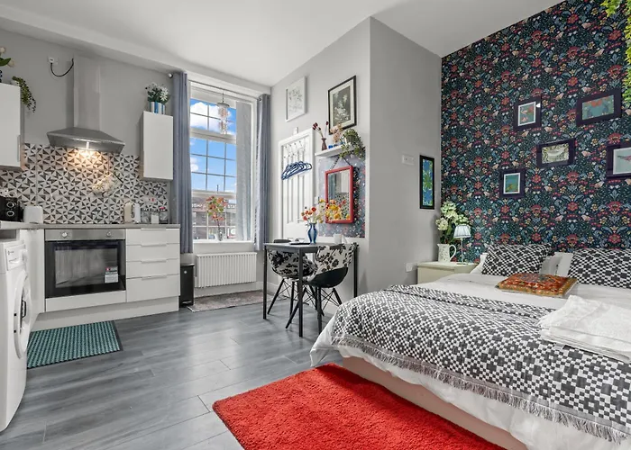 Luxury City Centre Apartment With Netflix & Workspace Birmingham