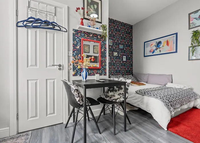 Luxury City Centre Apartment With Netflix & Workspace Birmingham