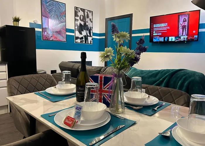 Tudors Esuites - Anderton - Spacious Apartments In Quiet Area #3N5A Birmingham