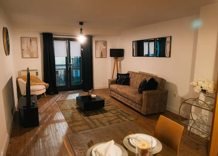 Stylish Luxury Two Bed Jewellery Quarter Apartment Birmingham