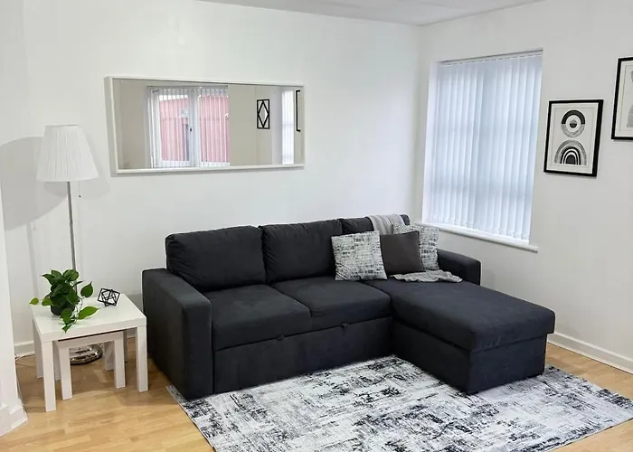 Stylish 1-Br Apartment Perfect For 4 Birmingham
