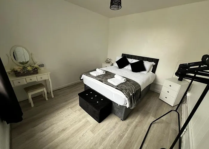 2 Room Newly Furnished Flat In Birmingham City Centre, Free Parking !