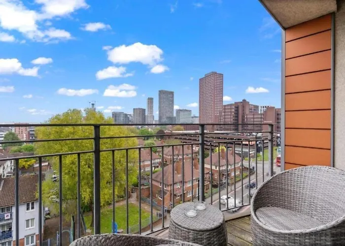 Birmingham City Centre Modern Apartment