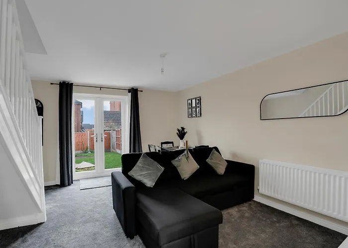 Luxury 2-Bedroom Home 10 Minutes From Birmingham City Centre