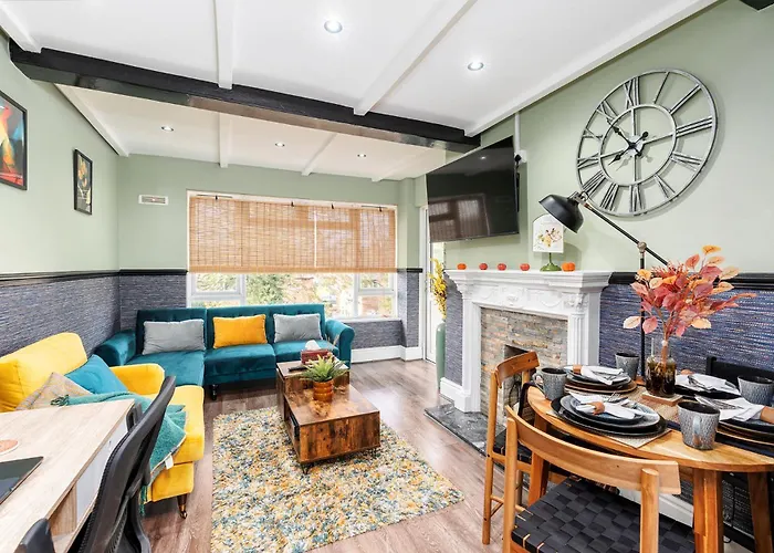 The Cozy Corner Near Nec Birmingham Airport Entire Apartment Work Desk