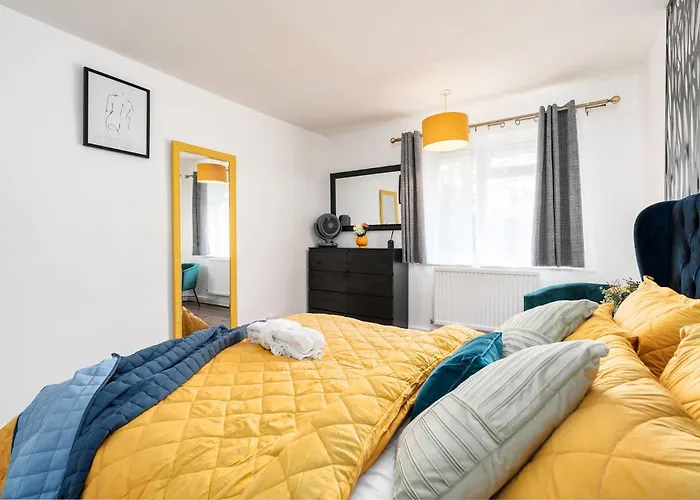 The Cozy Corner Near Nec Birmingham Airport Entire Apartment Work Desk