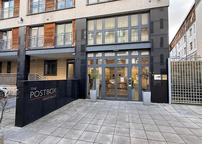 Modern City-Centre Flat With Porch Birmingham